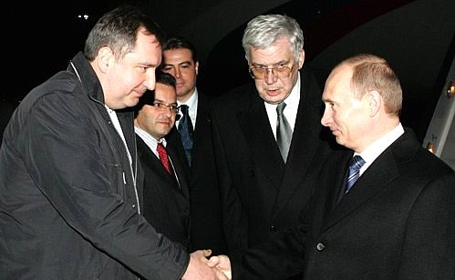 With Russian Ambassador to Romania Alexander Churilin (centre) and Russian Permanent Envoy to NATO Dmitry Rogozin.