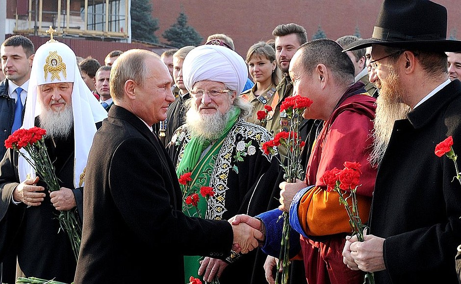 Before laying flowers at the monument to Kuzma Minin and Dmitry Pozharsky on Red Square. With heads of Russia’s traditional religions.