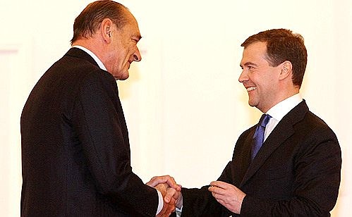С бывшим президентом Франции Жаком Шираком – лауреатом Государственной премии Российской Федерации за достижения в области гуманитарной деятельности.