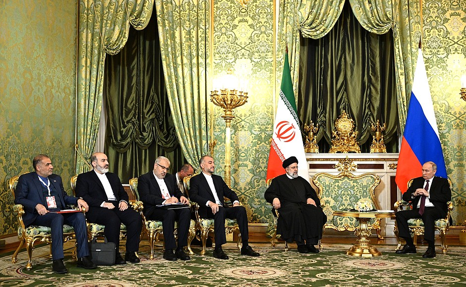 Российско-иранские переговоры в узком составе.