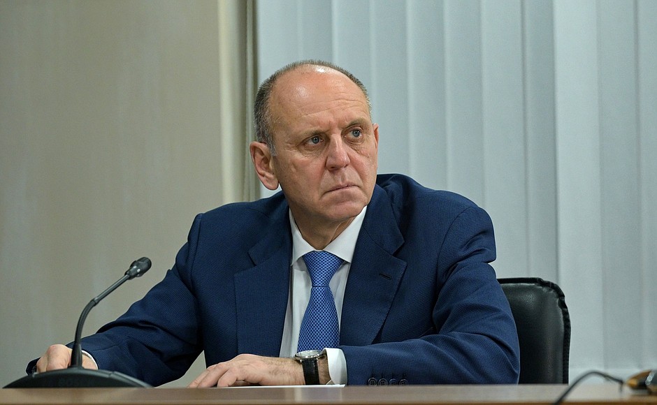 The founder of the Sinara Group and President of the Sverdlovsk Region Union of Industrialists and Entrepreneurs Dmitry Pumpyansky at a meeting on the progress of the Moscow – St Petersburg high-speed rail project.