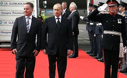 Welcome ceremony for the heads of state arriving at the G8 summit.
