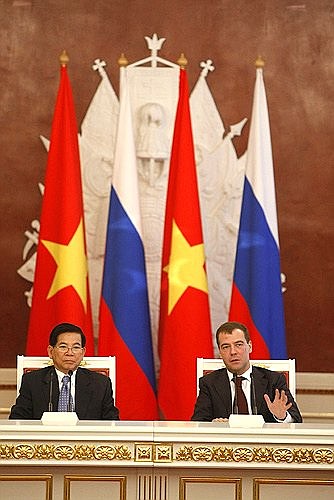 Заявления для прессы по итогам российско-вьетнамских переговоров. С Президентом Вьетнама Нгуен Минь Чиетом.