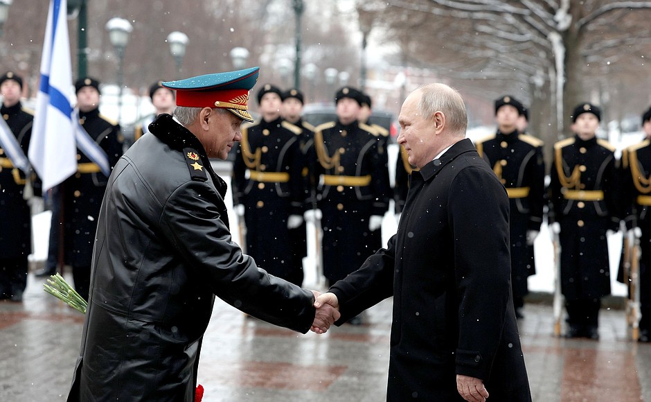 С Министром обороны Сергеем Шойгу после церемонии возложения венка к Могиле Неизвестного Солдата.