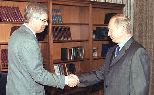 С председателем Центробанка Сергеем Игнатьевым.
