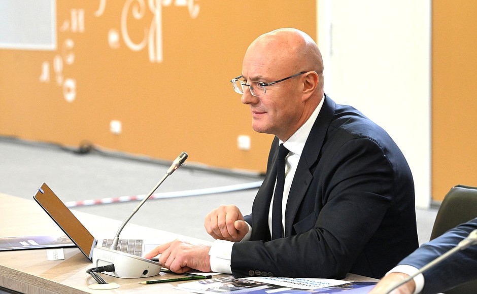 Deputy Prime Minister Dmitry Chernyshenko at the meeting on the progress of the federal project to create a network of up-to-date campuses (via videoconference).