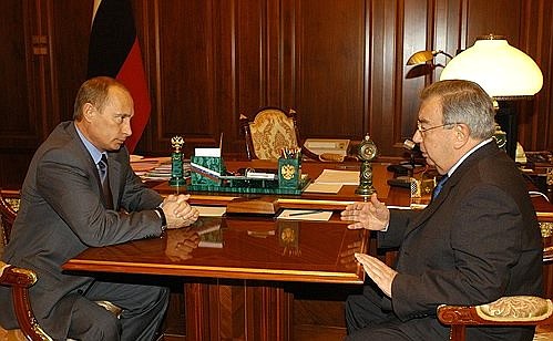 С президентом Торгово-промышленной палаты России Евгением Примаковым.