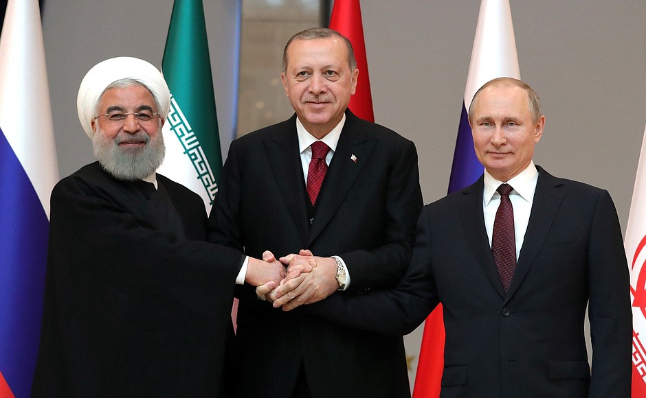 With President of Iran Hassan Rouhani (left) and President of Turkey Recep Tayyip Erdogan before the trilateral meeting.