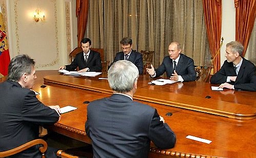 На встрече с министром экономики ФРГ Михаэлем Глосом.