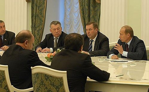 Встреча с руководителями фракций и депутатских групп Государственной Думы третьего созыва.