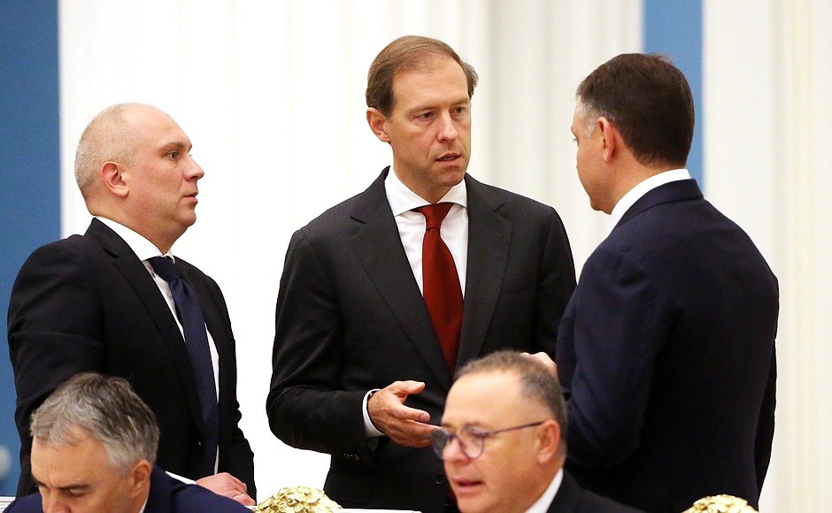 Prior to a meeting with heads of defence industry enterprises. Left to right: Deputy Minister of Industry and Trade Oleg Ryazantsev, Deputy Prime Minister – Minister of Industry and Trade Denis Manturov, and United Aircraft Corporation Director General Yury Slyusar.