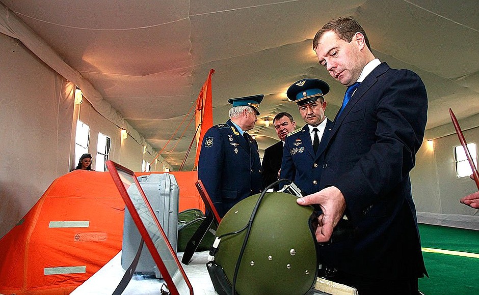 Во время посещения 393-й Севастопольской авиабазы армейской авиации.
