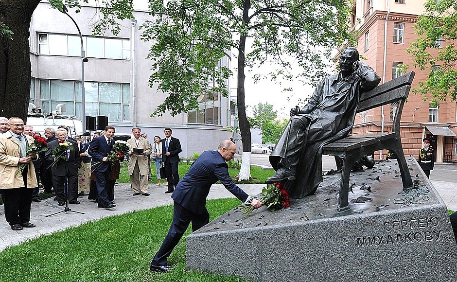 Unveiling of a monument to Sergei Mikhalkov.