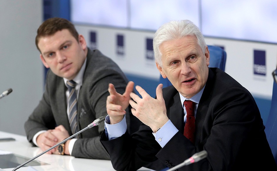 Winners of the 2019 Presidential Prize in Science and Innovation for Young Scientists announced. Chairman of the Coordination Council for Youth Affairs in the Sphere of Science and Education under the Presidential Council for Science and Education Nikita Marchenkov (left) and Presidential Aide Andrei Fursenko at a special news conference.