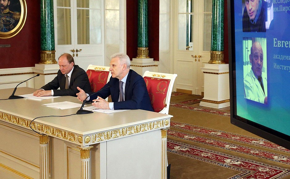 Winners of the 2015 Russian Federation National Awards were announced at a special briefing at the Kremlin by Presidential Aide Andrei Fursenko (right) and member of the Presidential Council for Culture and the Arts Presidium and Presidential Adviser Vladimir Tolstoy.
