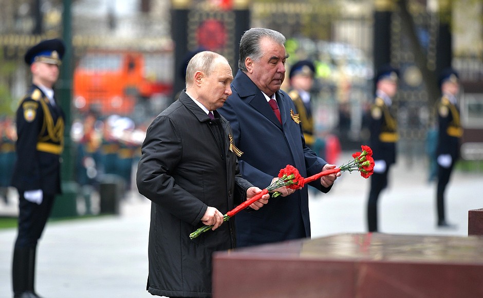 Wreath-laying ceremony at Tomb of Unknown Soldier. With President of Tajikistan Emomali Rahmon.