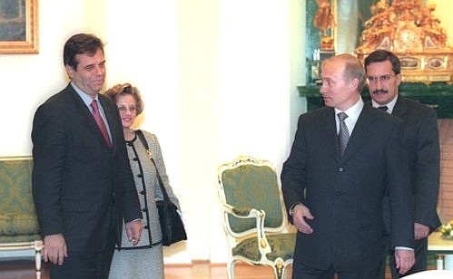 С Президентом Союзной Республики Югославия Воиславом Коштуницей.