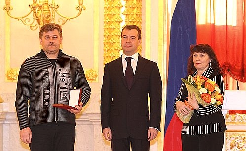 Орденом «Родительская слава» награждены Андрей и Светлана Мальцевы.