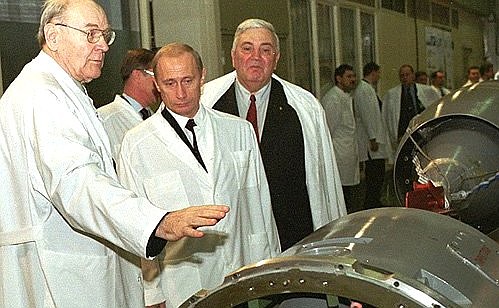 President Putin visiting the NPO Mashinostroyeniya missile design bureau.