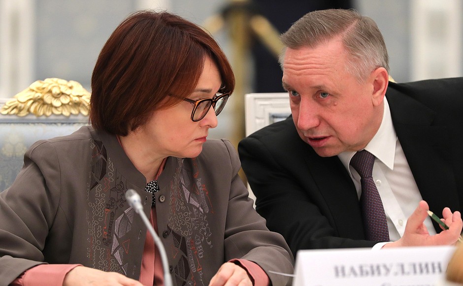 Central Bank Governor Elvira Nabiullina and Presidential Plenipotentiary Envoy to the Central Federal District Alexander Beglov before a meeting of the Council for Strategic Development and Priority Projects.