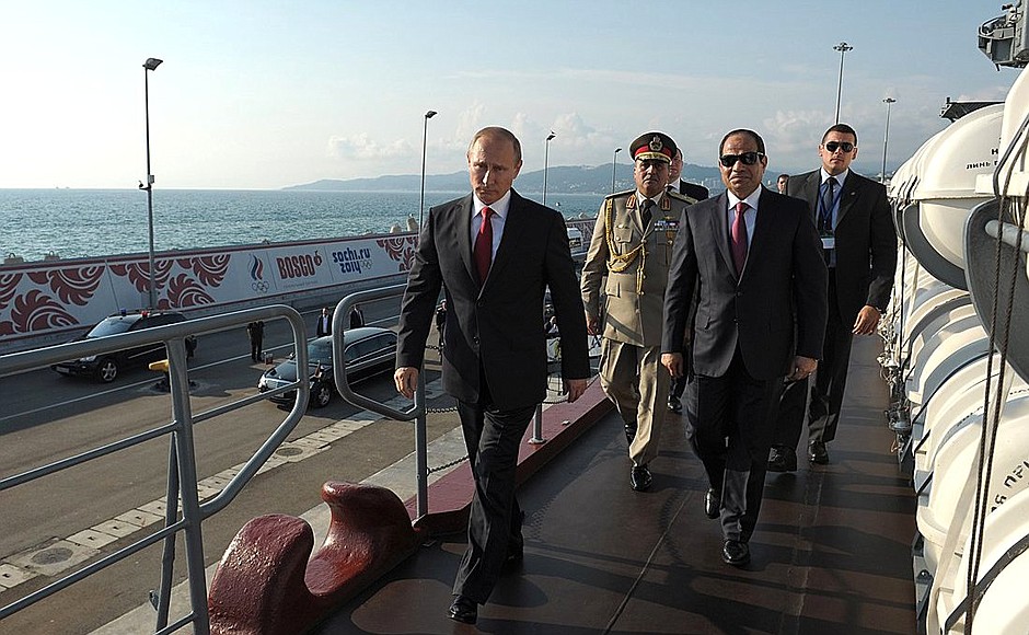 Посещение гвардейского ракетного крейсера «Москва». С Президентом Египта Абдельфаттахом Сиси.