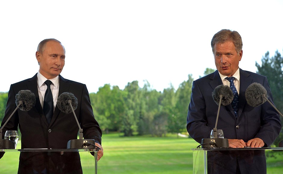 На пресс-конференции по итогам российско-финляндских переговоров. С Президентом Финляндской Республики Саули Ниинистё.