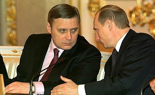 На заседании Государственного совета по проблемам внешней политики России с Председателем Правительства Михаилом Касьяновым.