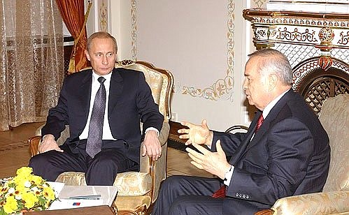 President Putin meeting with Uzbek President Islam Karimov.