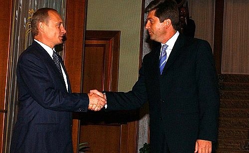 Vladimir Putin with Bulgarian President Georgi Parvanov.