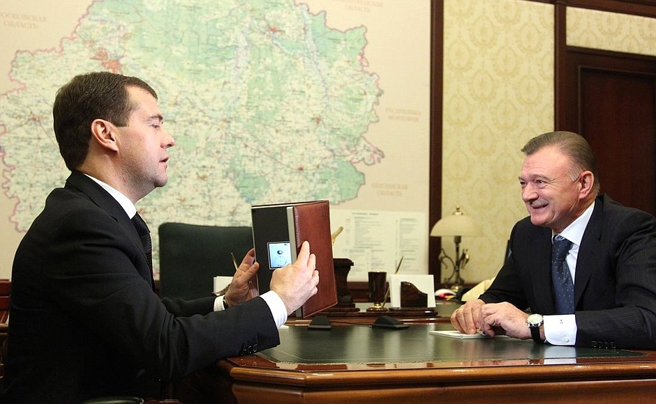 С губернатором Рязанской области Олегом Ковалёвым.