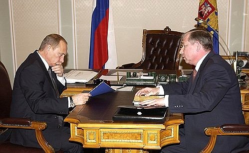 С председателем Комитета по контролю за оборотом наркотических средств и психотропных веществ Виктором Черкесовым.