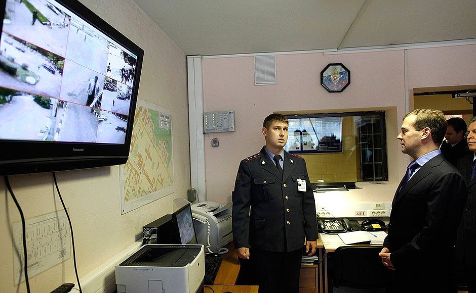Dmitry Medvedev visited the police station on the Peoples’ Friendship University campus.