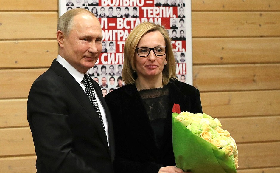 Vladimir Putin presents state awards to club athletes and former members during his visit to Turbostroitel Club. Coach and teacher of the Anatoly Rakhlin Olympic Reserve Judo Athletic School, Tatyana Ivanova, is awarded the Order For Merit to the Fatherland II degree.