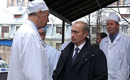 President Vladimir Putin with doctors of the Sklifosovsky Emergency Medicine Institute.