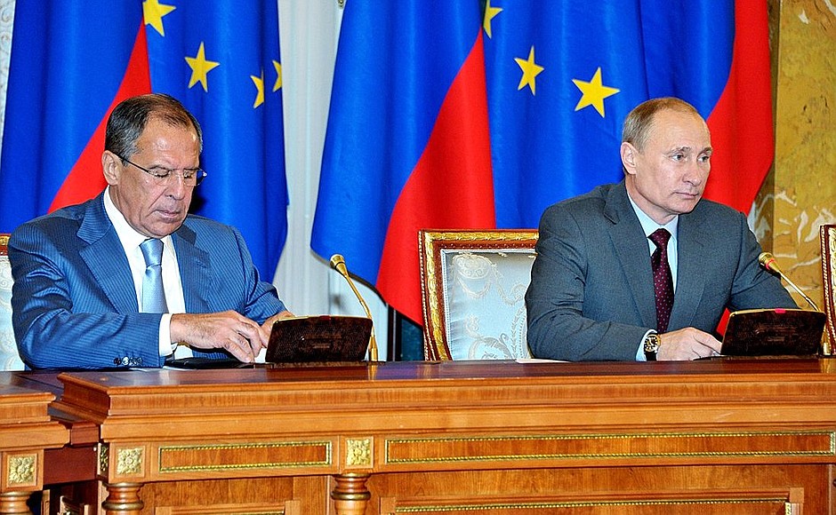С Министром иностранных дел Сергеем Лавровым на рабочем заседании саммита Россия – Европейский союз.