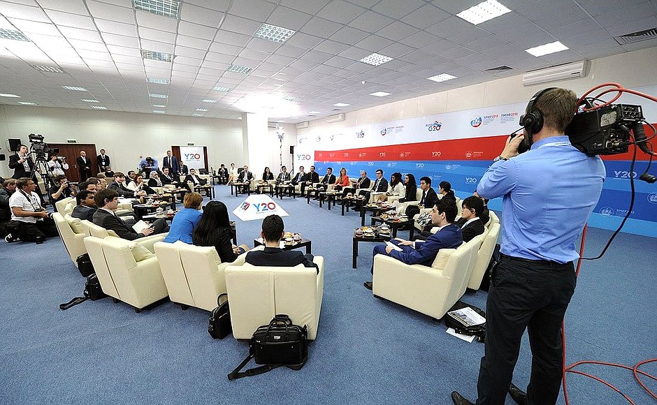 Meeting with G20 Youth Summit participants.
