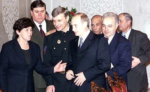 President Putin with Russian expatriates in Azerbaijan.