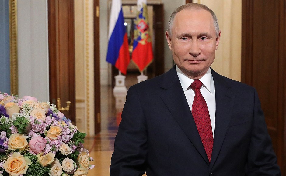 Владимир Путин поздравил женщин России с праздником – Международным женским днём.