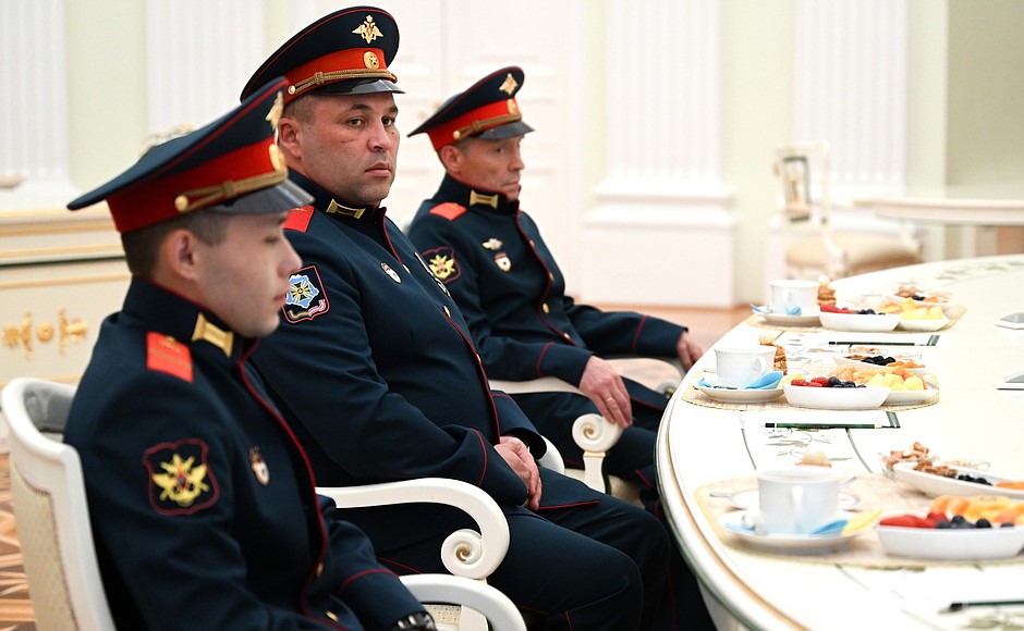 Meeting with participants in the special military operation. Corporal Alexei Ivliyev, Private Ivan Kalashnikov and Private Vyacheslav Tarasov (from left to right).