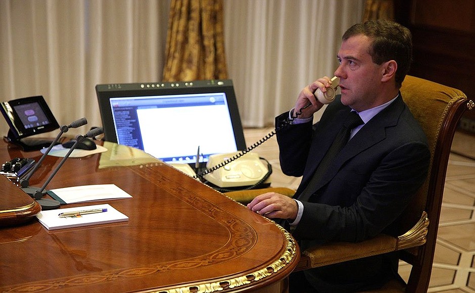 Телефонный разговор с Председателем Правительства Владимиром Путиным.