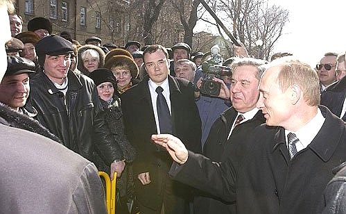 President Putin with townspeople near the mayor\'s office before meeting with Kazakh President Nursultan Nazarbayev.