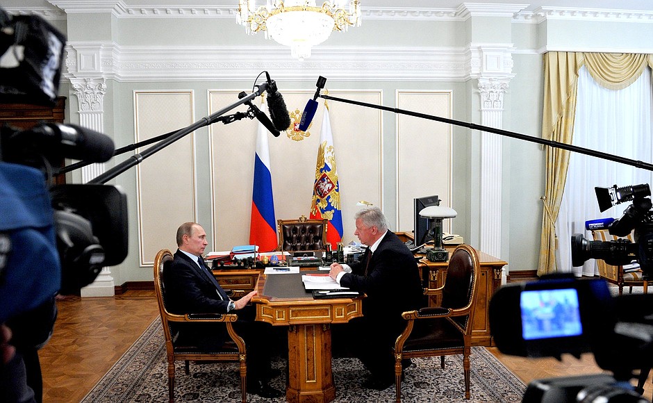 Владимир Путин встретился с председателем ФНПР Михаилом Шмаковым