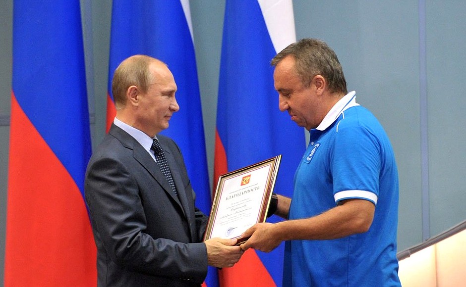За заслуги в развитии физической культуры и спорта Владимир Путин объявил благодарность Президента Андрею Сафронову.