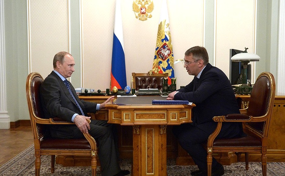 С временно исполняющим обязанности губернатора Ненецкого автономного округа Игорем Кошиным.