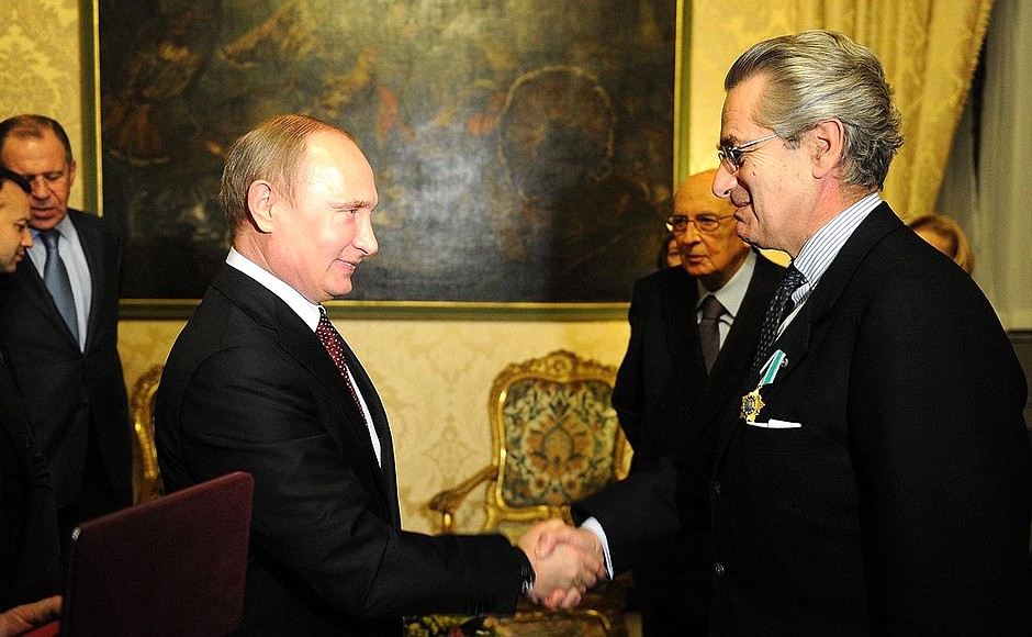 Vladimir Putin awarded the Order of Friendship to the President of Italy’s Diplomatic Counsellor, Antonio Zanardi Landi.