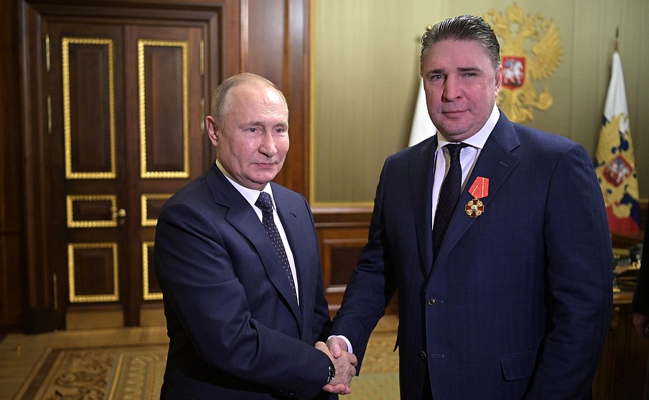 Member of the USSR Hockey Legends Club Council Alexei Kasatonov is awarded the Order of Alexander Nevsky.