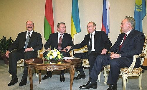 President Putin meeting with Belarusian President Alexander Lukashenko, Ukrainian President Leonid Kuchma and President of Kazakhstan Nursultan Nazarbayev.