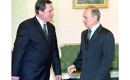 President Putin with Moldovan Prime Minister Dumitru Braghis.