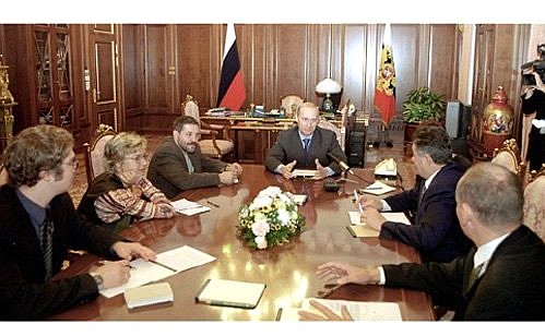 President Vladimir Putin with Russian journalists.