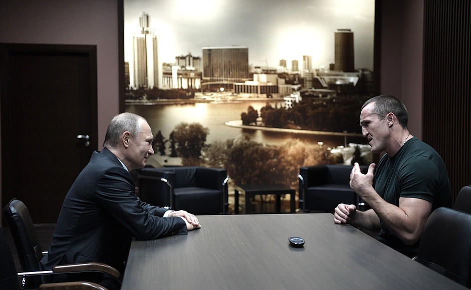 В ходе встречи с боксёром Денисом Лебедевым.